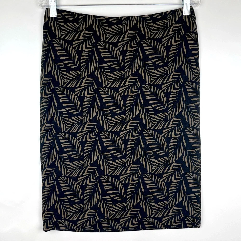 LOFT Stretch Pencil Skirt Size M Palm Print Black Rayon Jersey Knit Lined Tiki